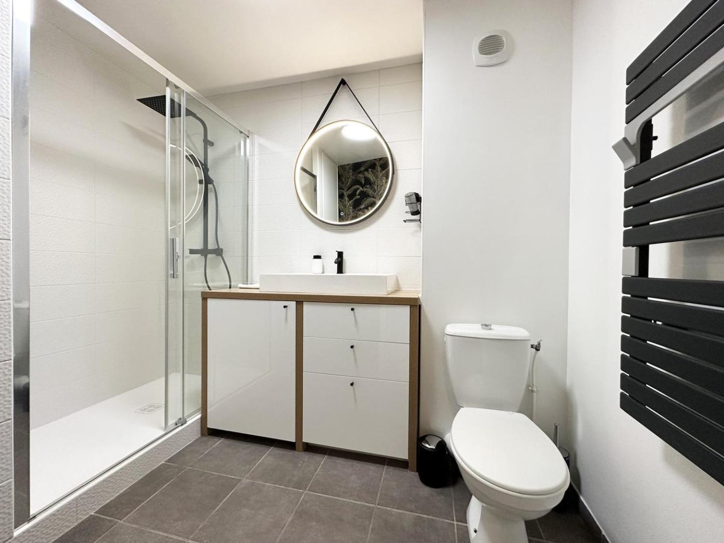 C Le 15 - Studio Cosy Avec Parking Chartres Eksteriør bilde